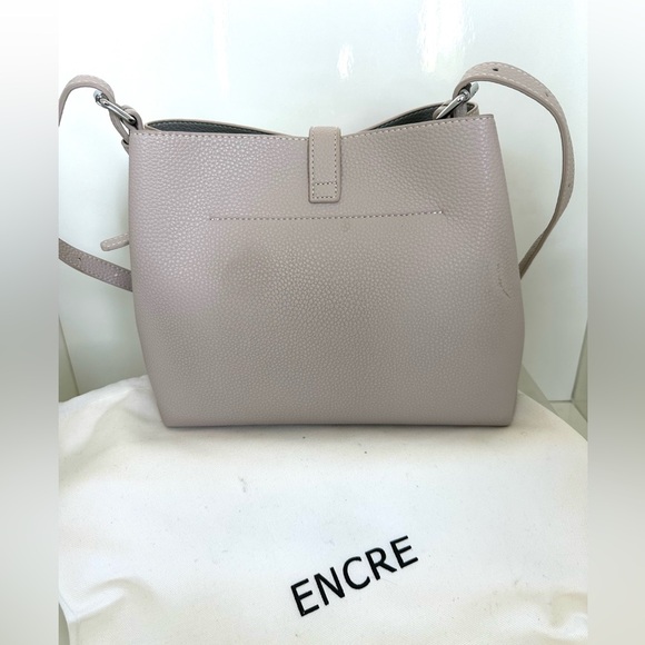 Encre Women's Sophisticated Champagne Shoulder Bag - Picture 3 of 13